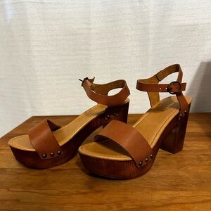 NWOT Madden Girl platform sandals